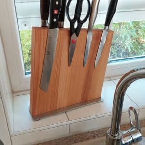 Review of Magnetic Design Knife Block Made of Cherry Wood by Jan Hoffmann