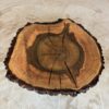 Meubels voor hout lieveling - boomschijf walnoot met schors 75 x 70 x 6 cm afbeelding 1