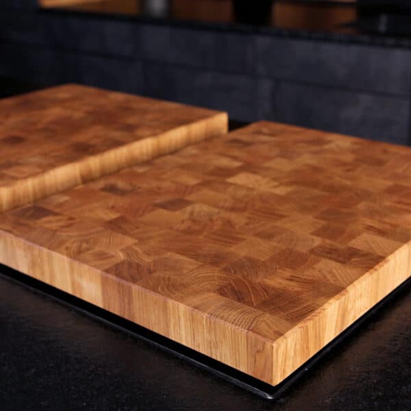 Two-piece end grain hob cover oak detail