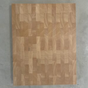 End grain beech 52 x 40 x 4 cm