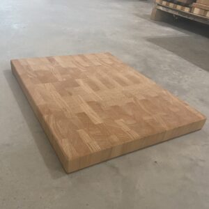 End grain beech 52 x 40 x 4 cm